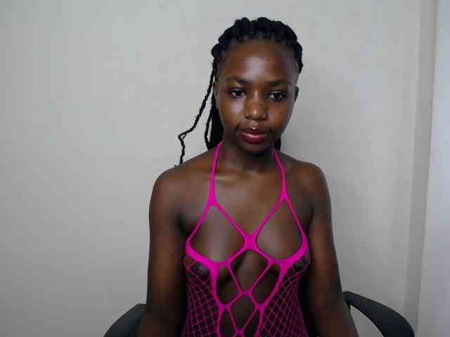 PinkCoochie22 webcam