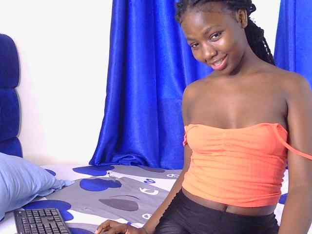 PinkCoochie22 webcam