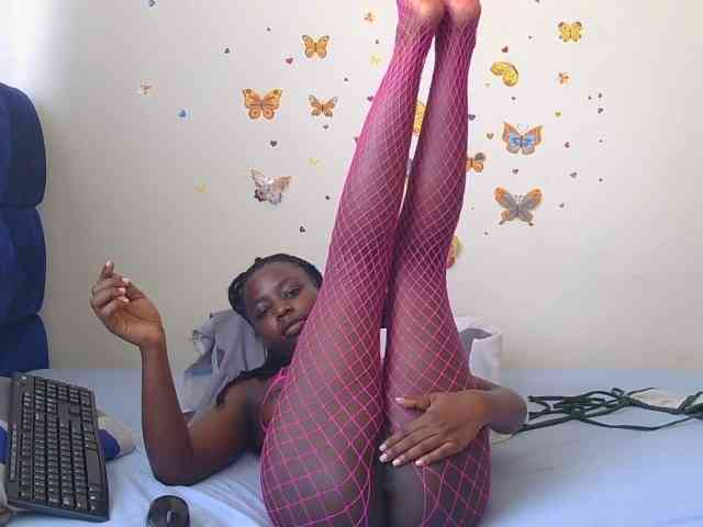 PinkCoochie22 webcam