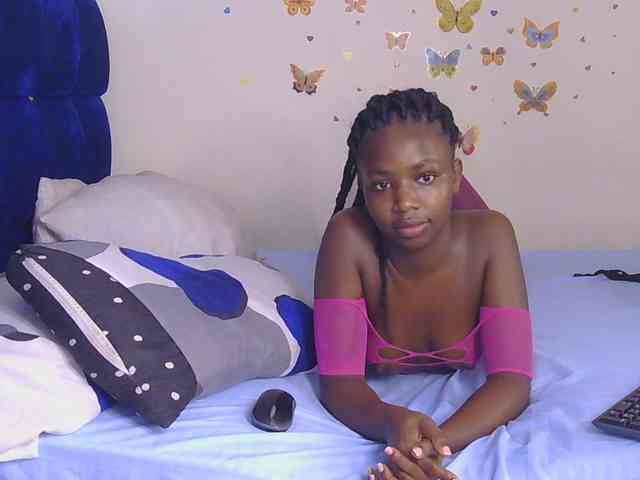 PinkCoochie22 webcam
