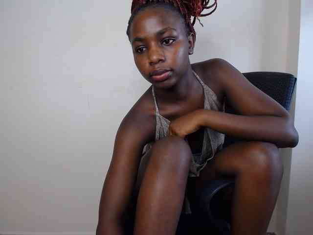 PinkCoochie22 webcam