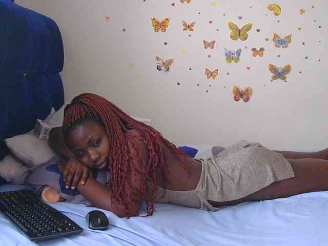 PinkCoochie22 webcam