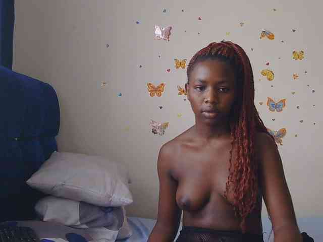 PinkCoochie22 webcam