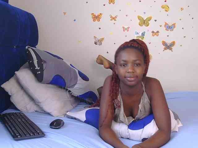 PinkCoochie22 webcam