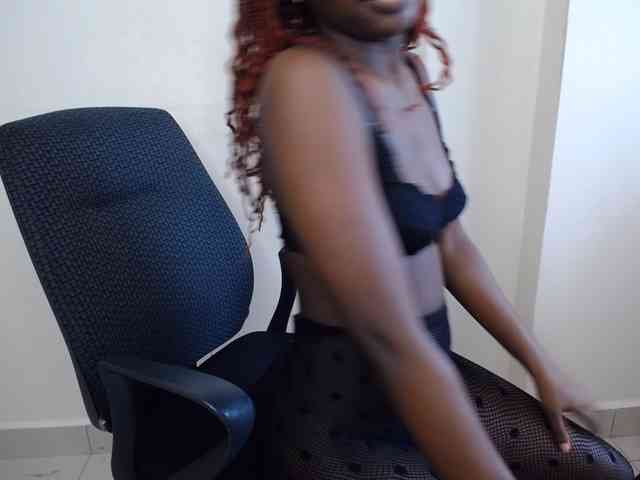 PinkCoochie22 webcam