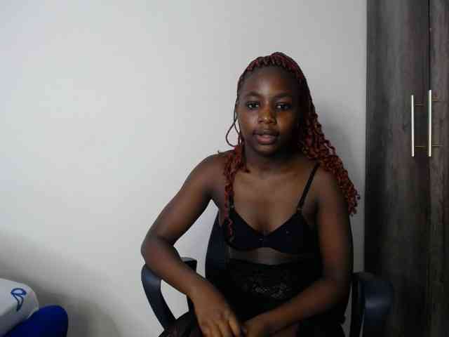 PinkCoochie22 webcam
