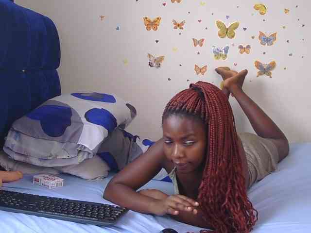 PinkCoochie22 webcam