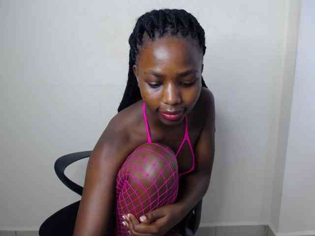 PinkCoochie22 webcam