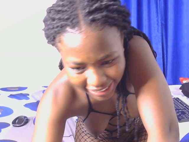 PinkCoochie22 webcam