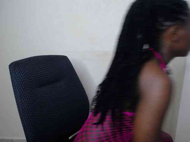 PinkCoochie22 webcam