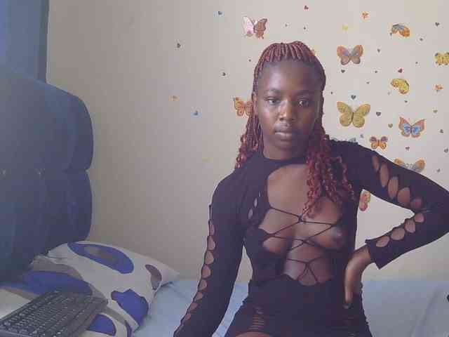 PinkCoochie22 webcam