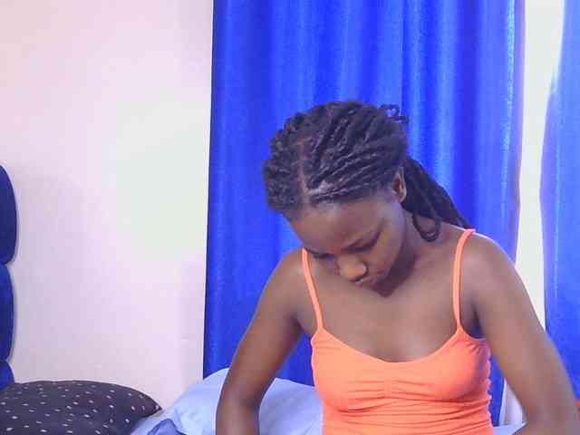 PinkCoochie22 webcam