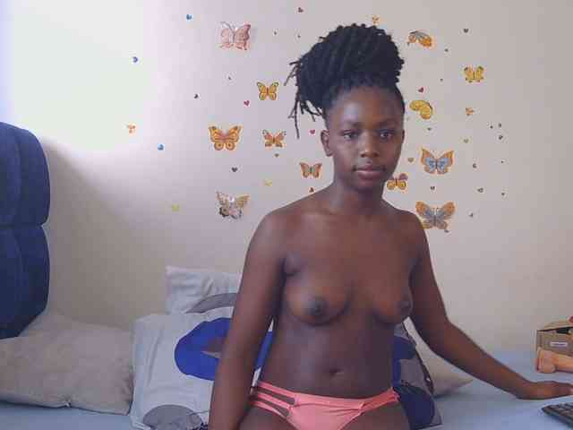 PinkCoochie22 webcam