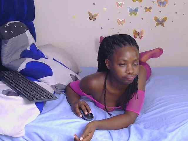 PinkCoochie22 webcam