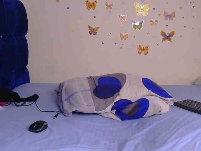PinkCoochie22 webcam
