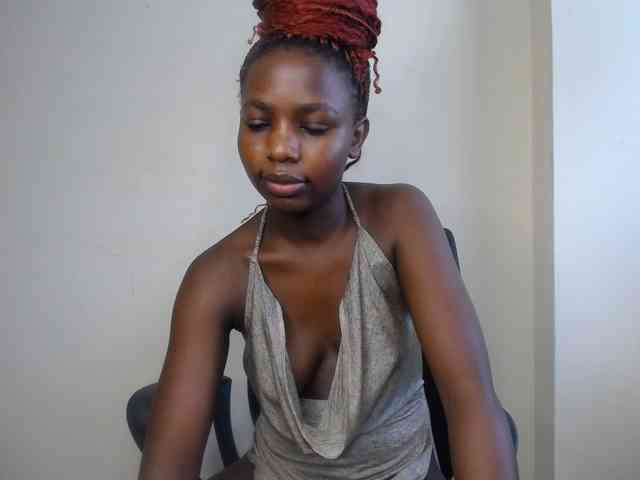 PinkCoochie22 webcam