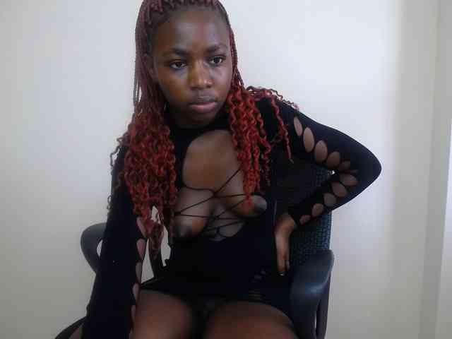 PinkCoochie22 webcam