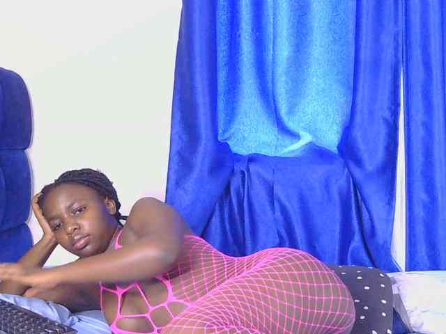 PinkCoochie22 webcam