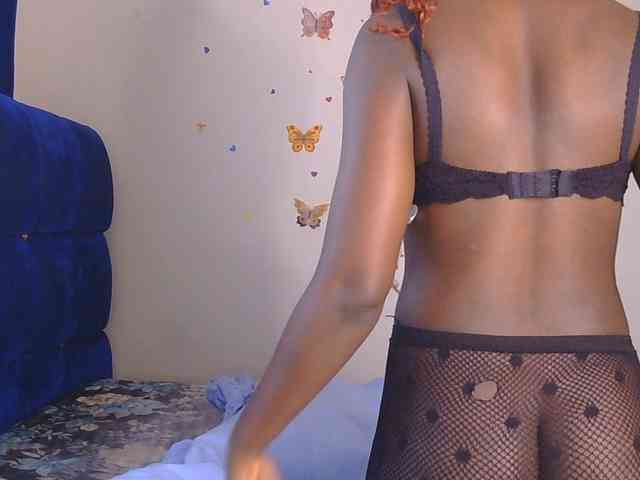 PinkCoochie22 webcam