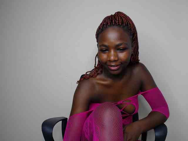 PinkCoochie22 webcam