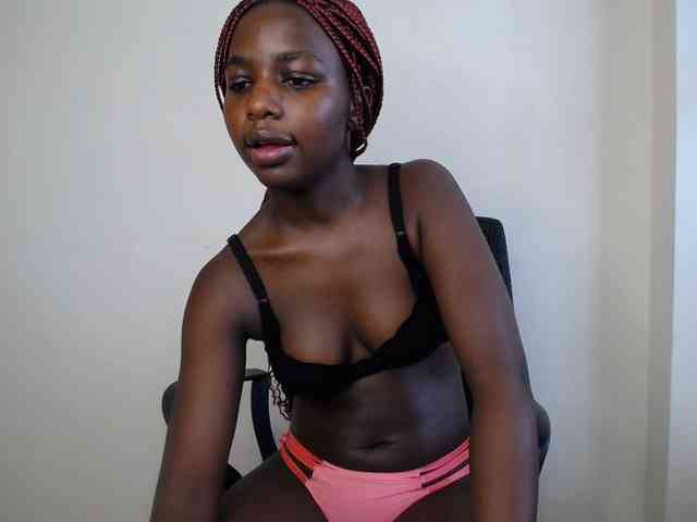 PinkCoochie22 webcam