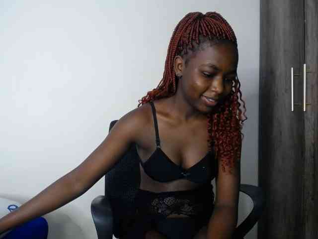 PinkCoochie22 webcam
