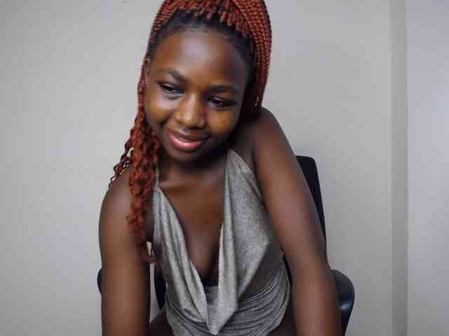PinkCoochie22 webcam