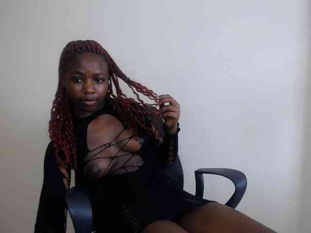 PinkCoochie22 webcam