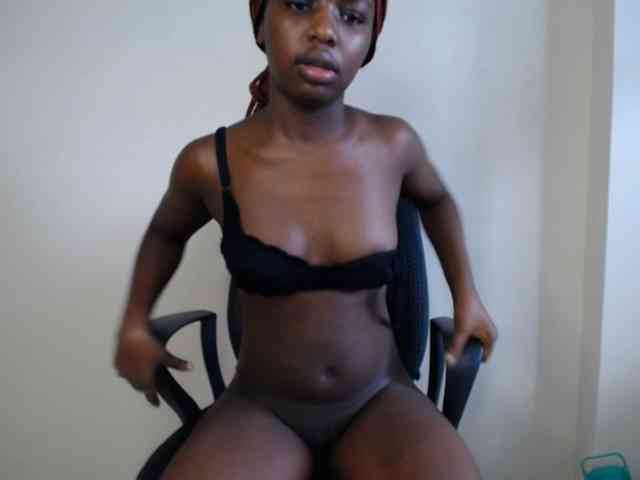 PinkCoochie22 webcam