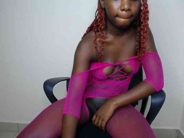 PinkCoochie22 webcam