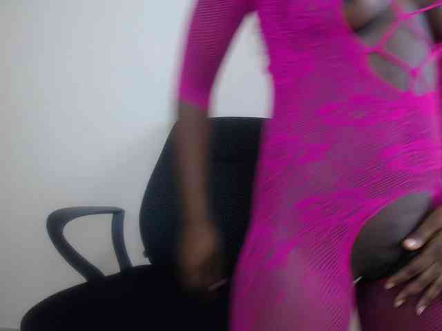PinkCoochie22 webcam