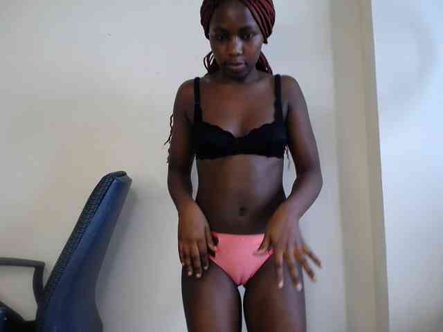 PinkCoochie22 webcam