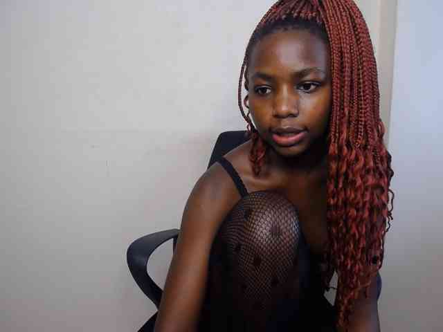 PinkCoochie22 webcam