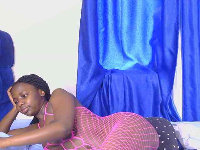 PinkCoochie22 webcam