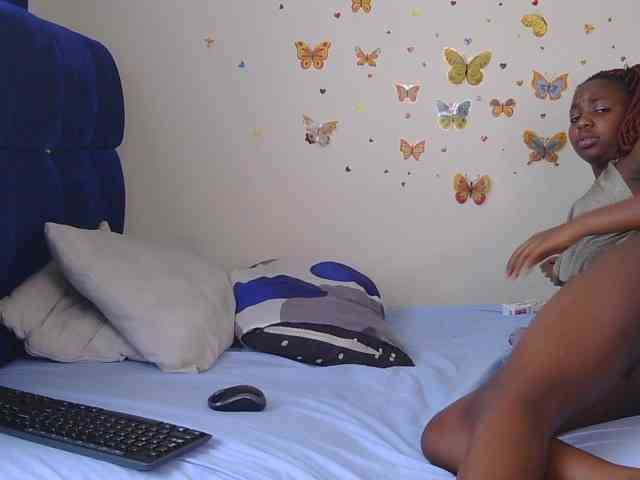PinkCoochie22 webcam