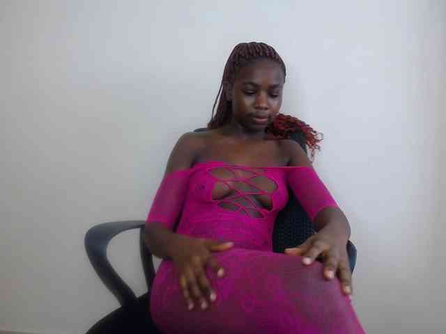 PinkCoochie22 webcam