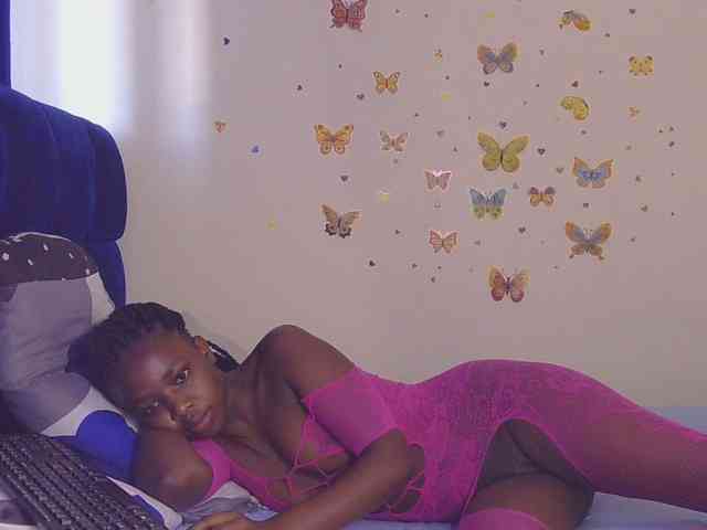 PinkCoochie22 webcam