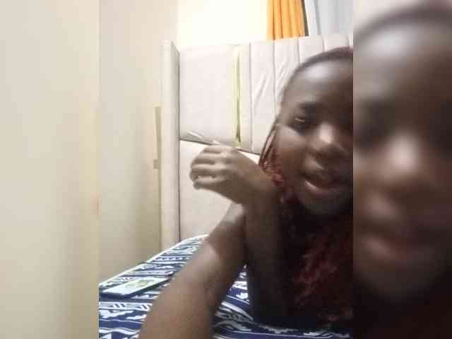 PinkCoochie22 webcam