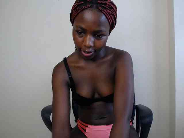 PinkCoochie22 webcam