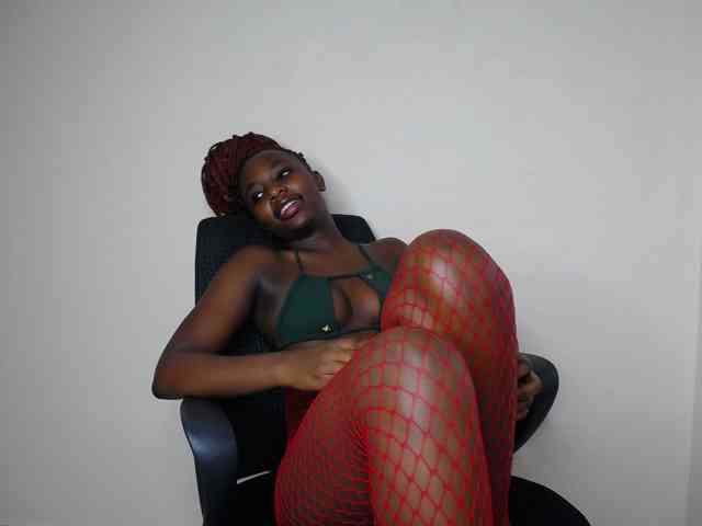 PinkCoochie22 webcam