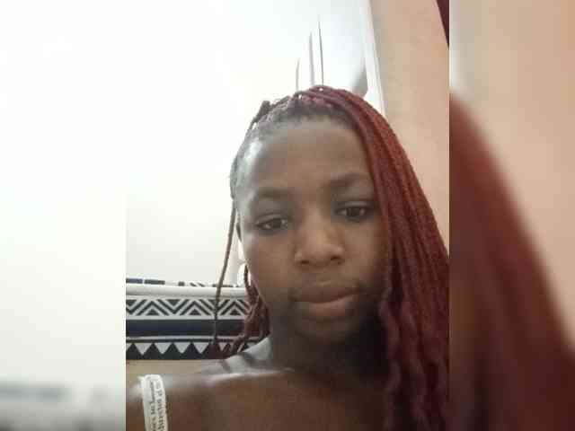 PinkCoochie22 webcam