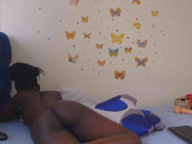 PinkCoochie22 webcam