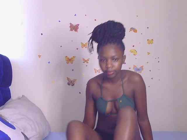 PinkCoochie22 webcam
