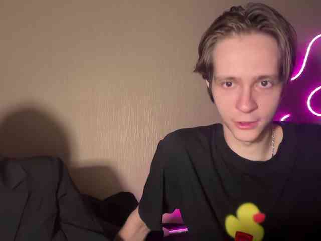 titsDestroy2008 webcam