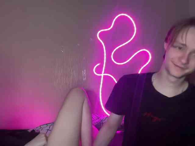 titsDestroy2008 webcam