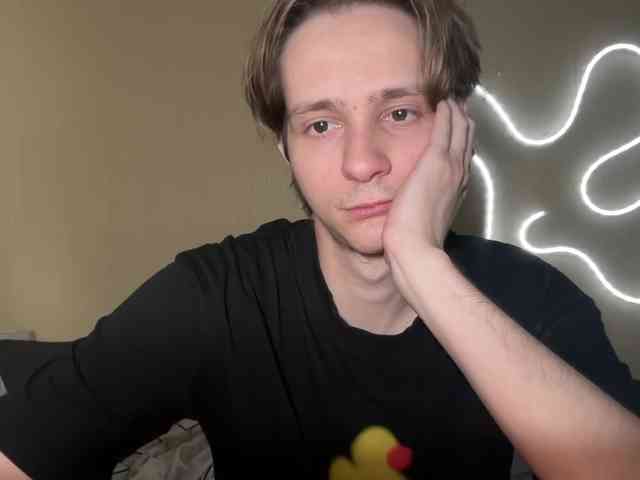 titsDestroy2008 webcam