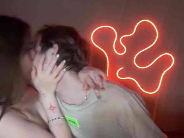 titsDestroy2008 webcam