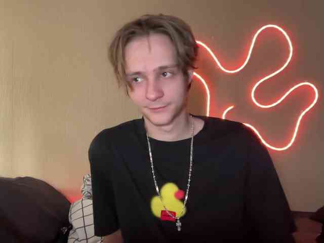 titsDestroy2008 webcam