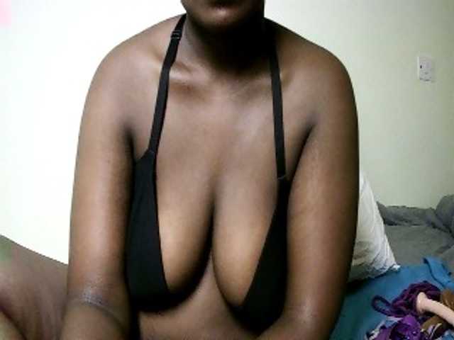 Sweet-juicy live cam on BongaCams