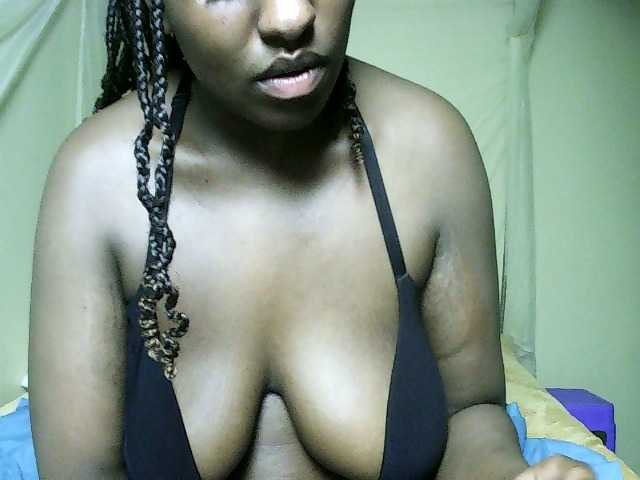 Sweet-juicy live cam on BongaCams